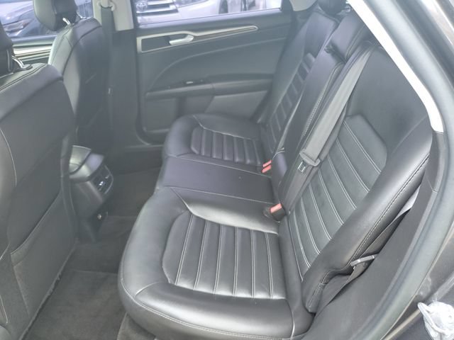 Used 2015 Ford Fusion SE w/ Equipment Group 202A FWD image 25