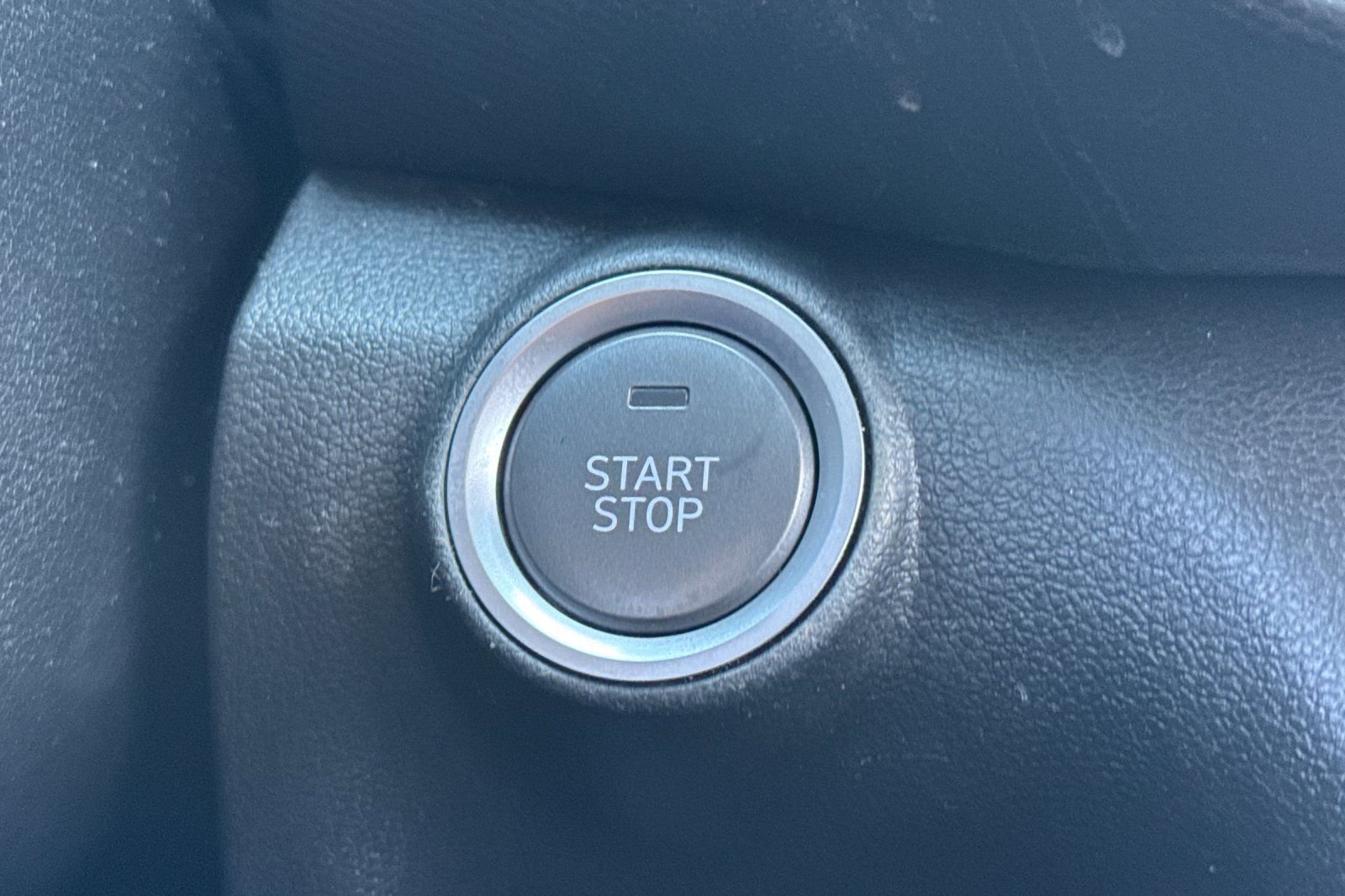 Used 2022 Hyundai Kona Limited image 30