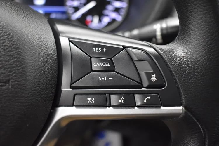 Used 2025 Nissan Sentra SV FWD image 22