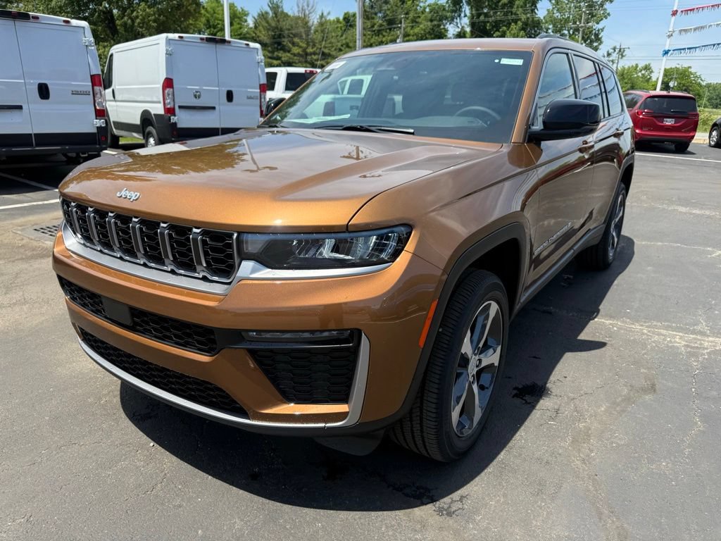 New 2026 Jeep Grand Cherokee L Limited AWD/4WD image 8