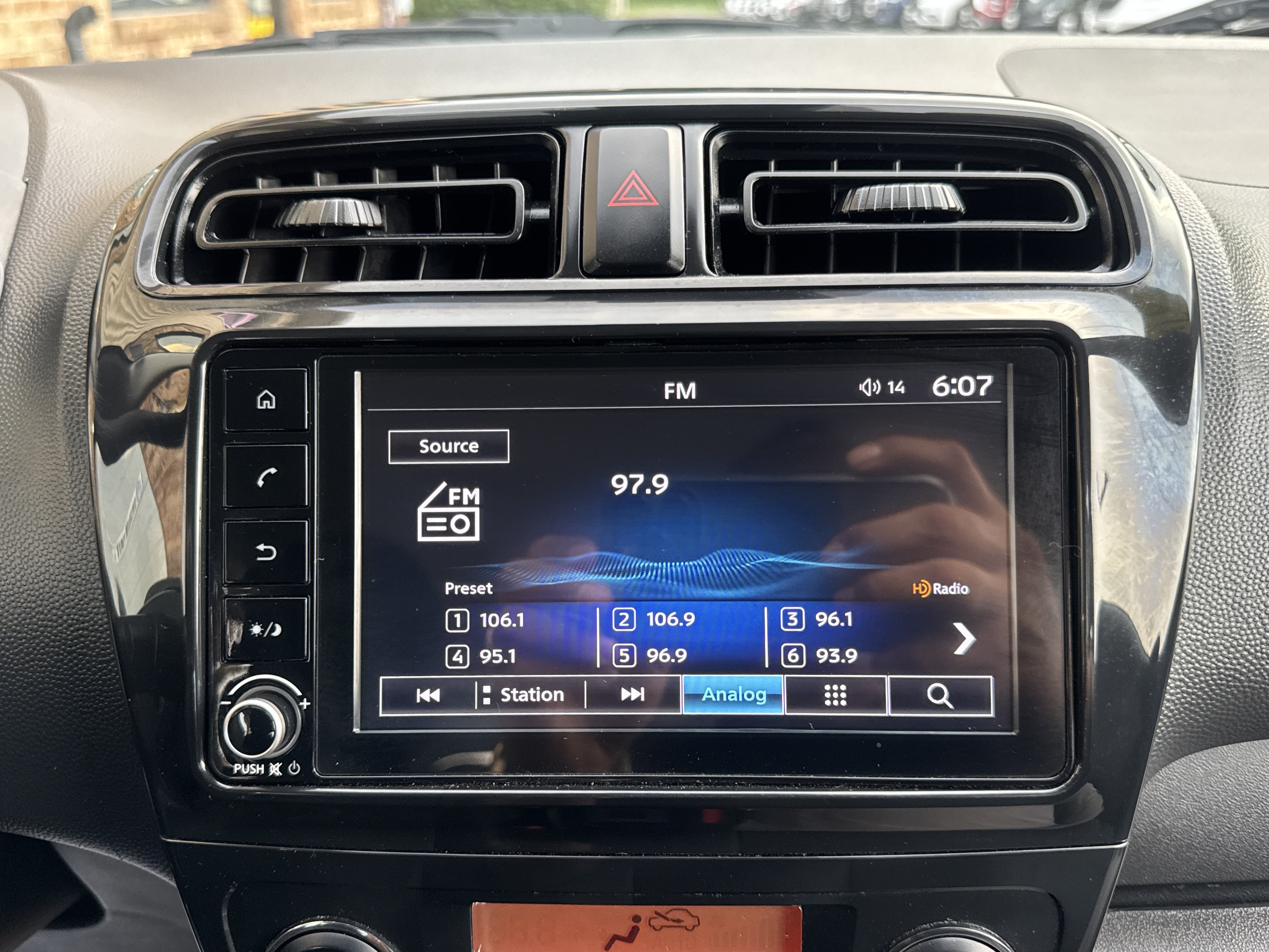 Used 2024 Mitsubishi Mirage ES FWD image 15