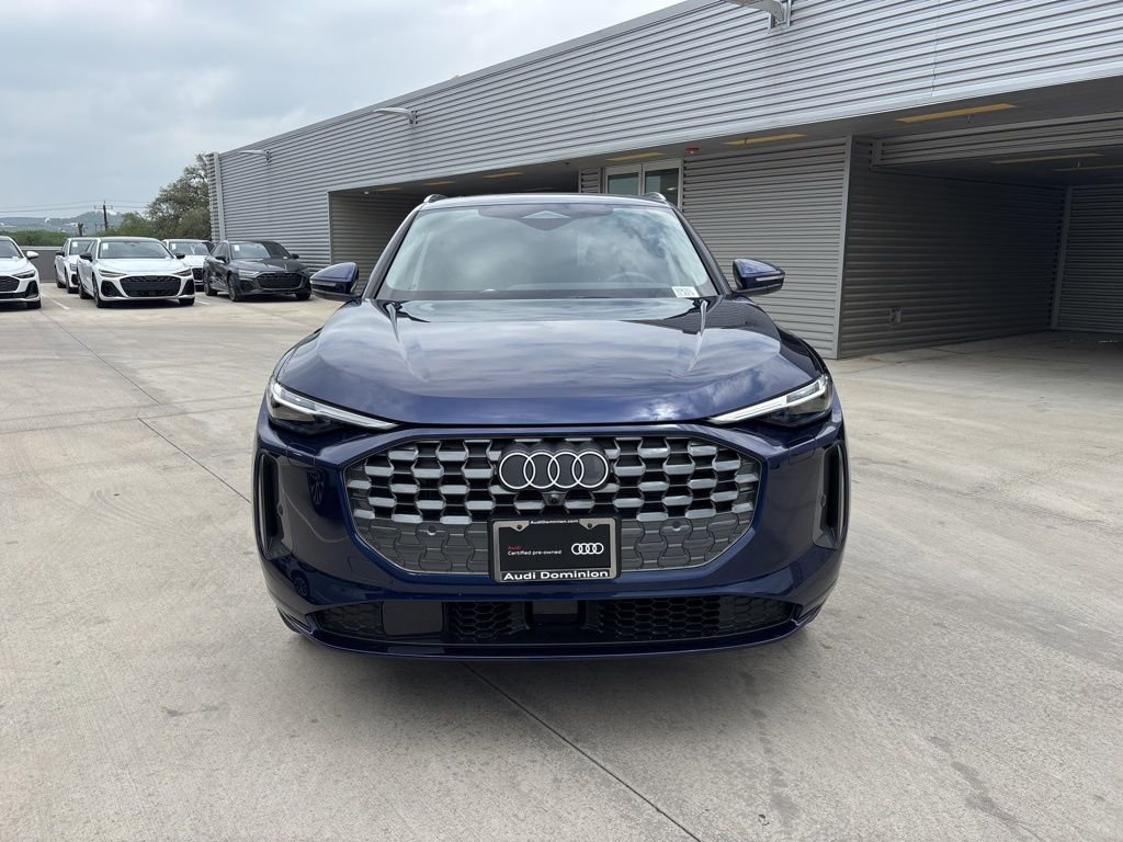 Used 2025 Audi Q5 Premium Plus w/ Premium Plus AWD/4WD image 2