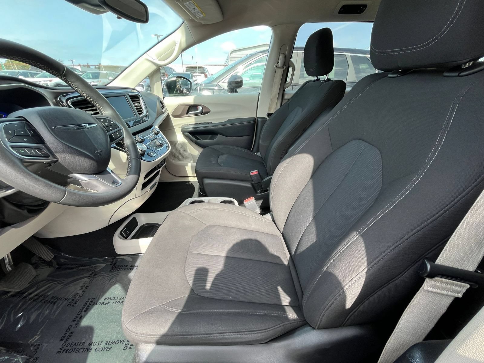 Used 2023 Chrysler Voyager LX FWD image 28