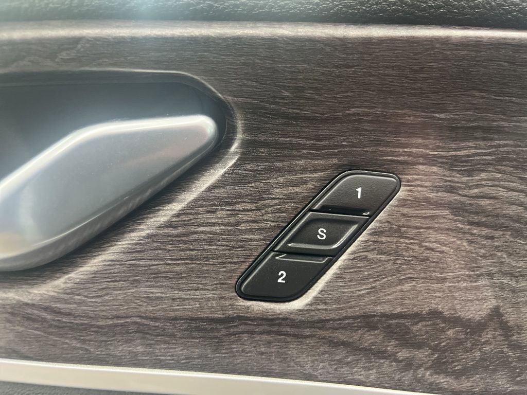 Used 2023 Jeep Grand Cherokee L Limited w/ Rear Seat Video Group I image 12