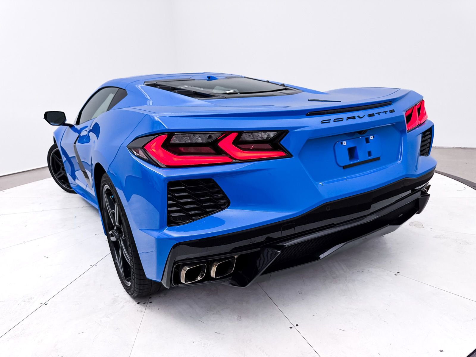 Used 2021 Chevrolet Corvette Stingray Preferred Cpe w/ Engine Appearance Package image 8