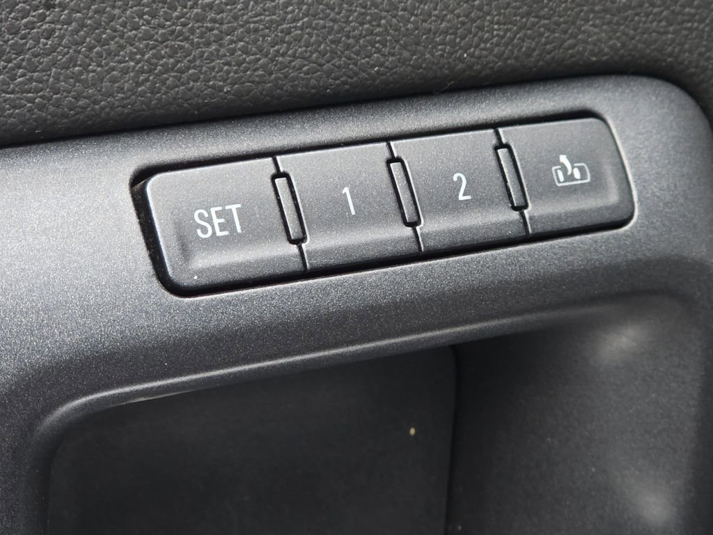 Used 2016 Chevrolet Silverado 1500 LTZ Z71 image 26