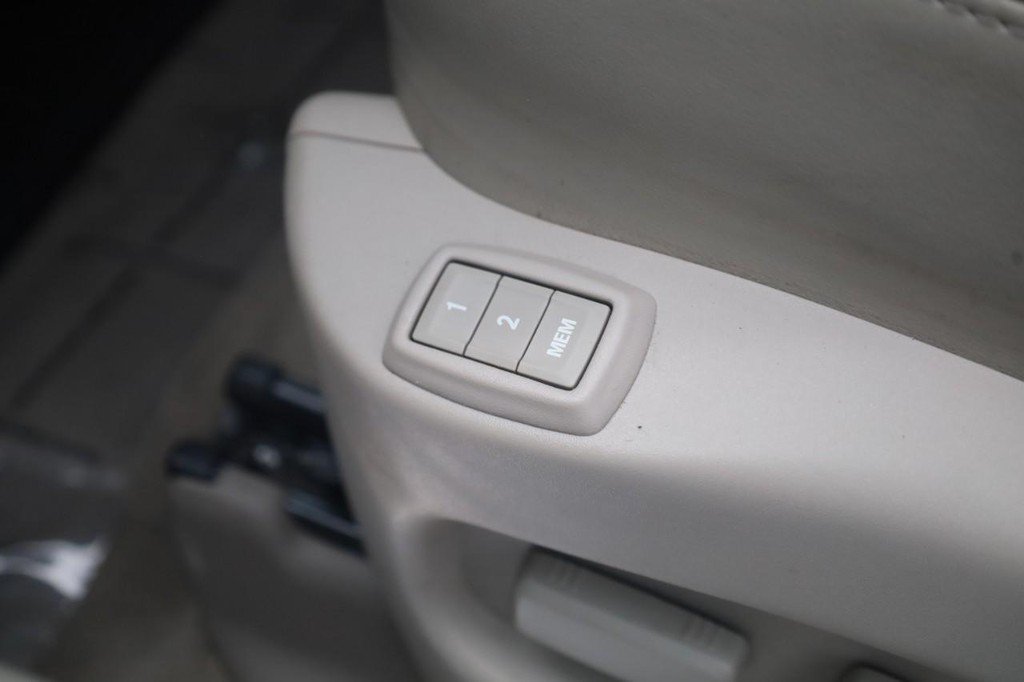 Used 2015 Cadillac SRX Premium FWD image 14
