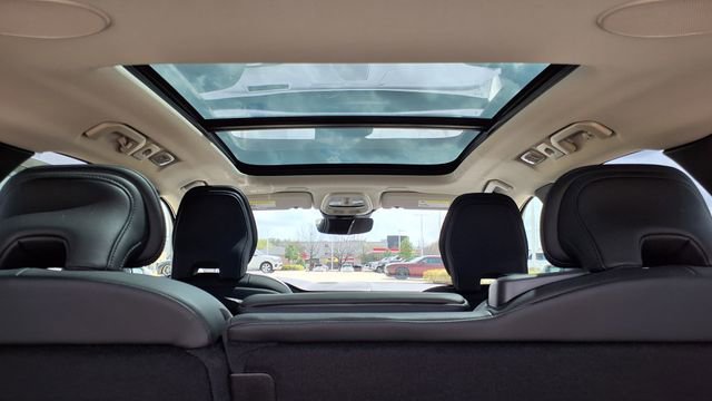 Certified 2023 Volvo XC60 B5 Ultimate w/ Climate Package FWD image 22