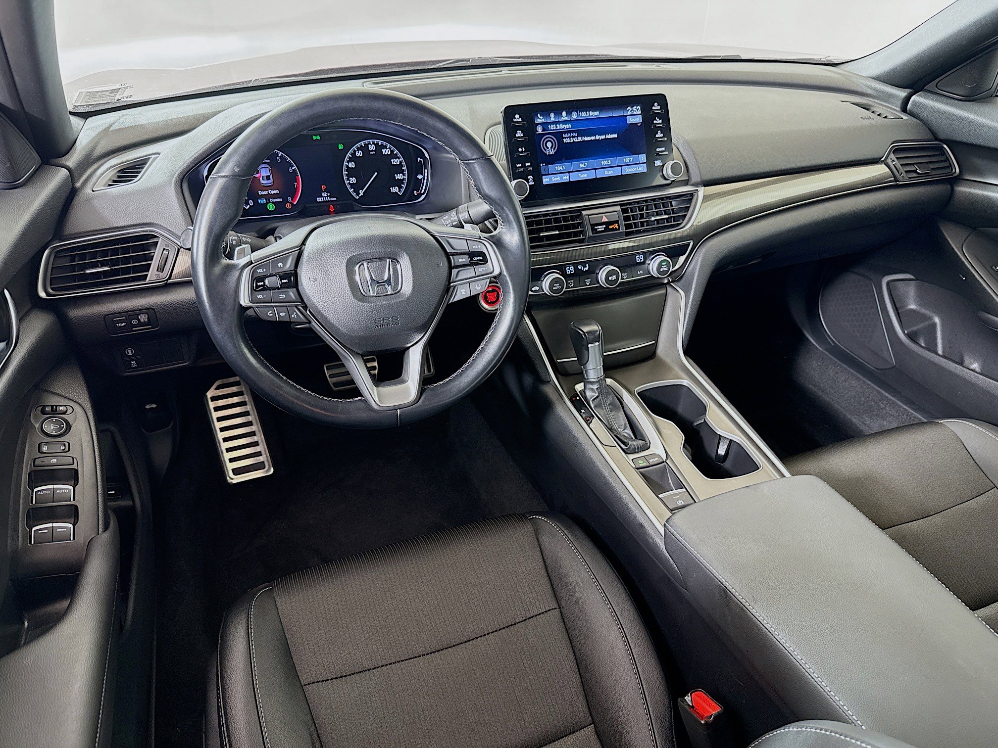 Used 2020 Honda Accord Sport image 21