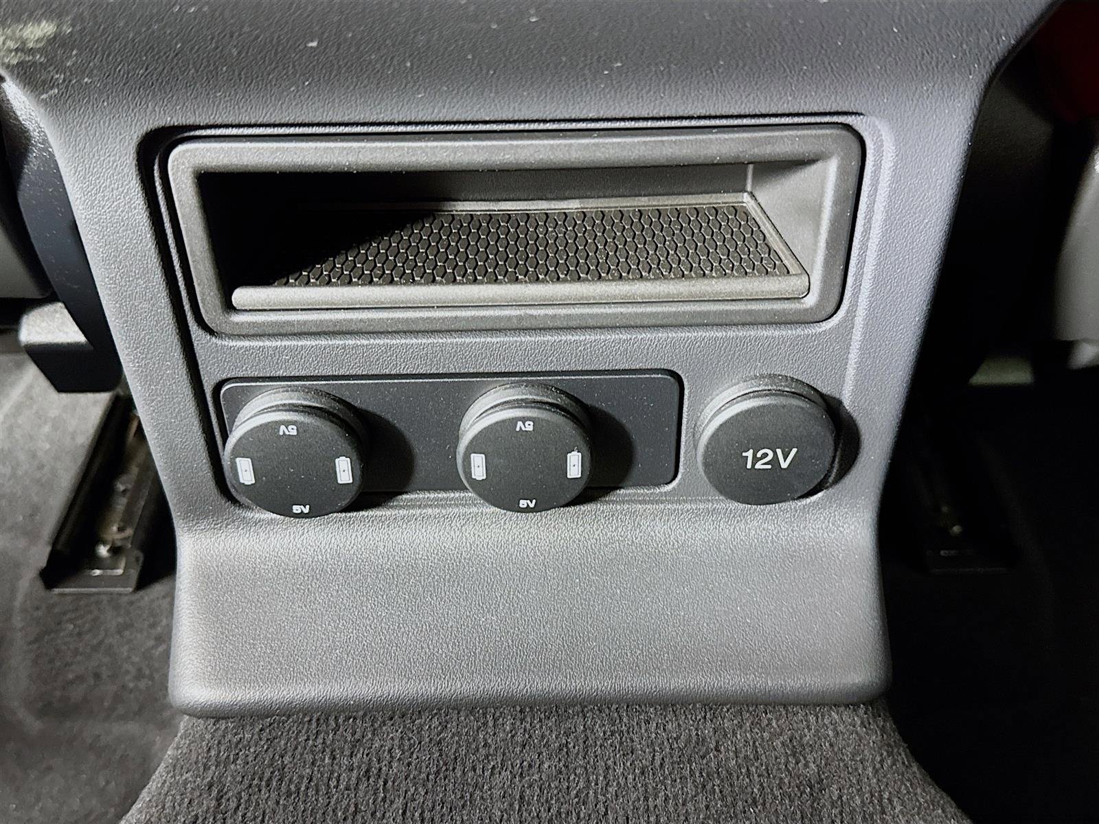 Used 2017 Jaguar F-PACE S image 28