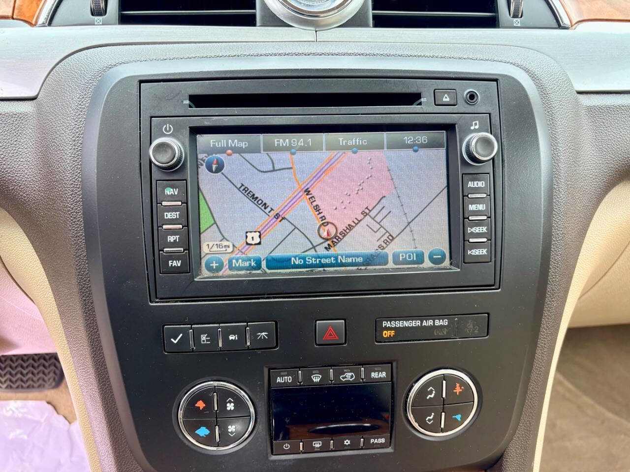 Used 2009 Buick Enclave CXL w/ Entertainment Package #3 AWD/4WD image 14