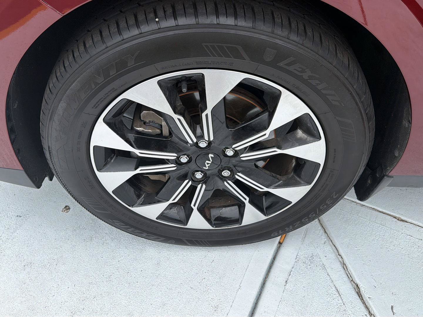 Used 2022 Kia Carnival EX FWD image 38