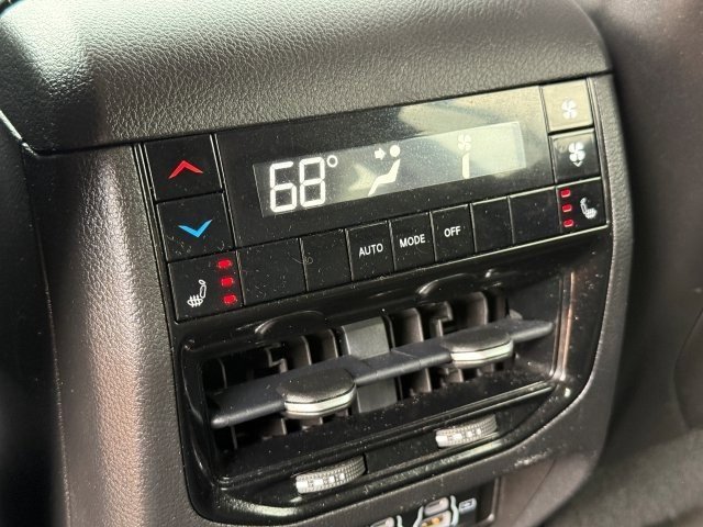 Used 2022 Jeep Grand Cherokee L Limited image 18