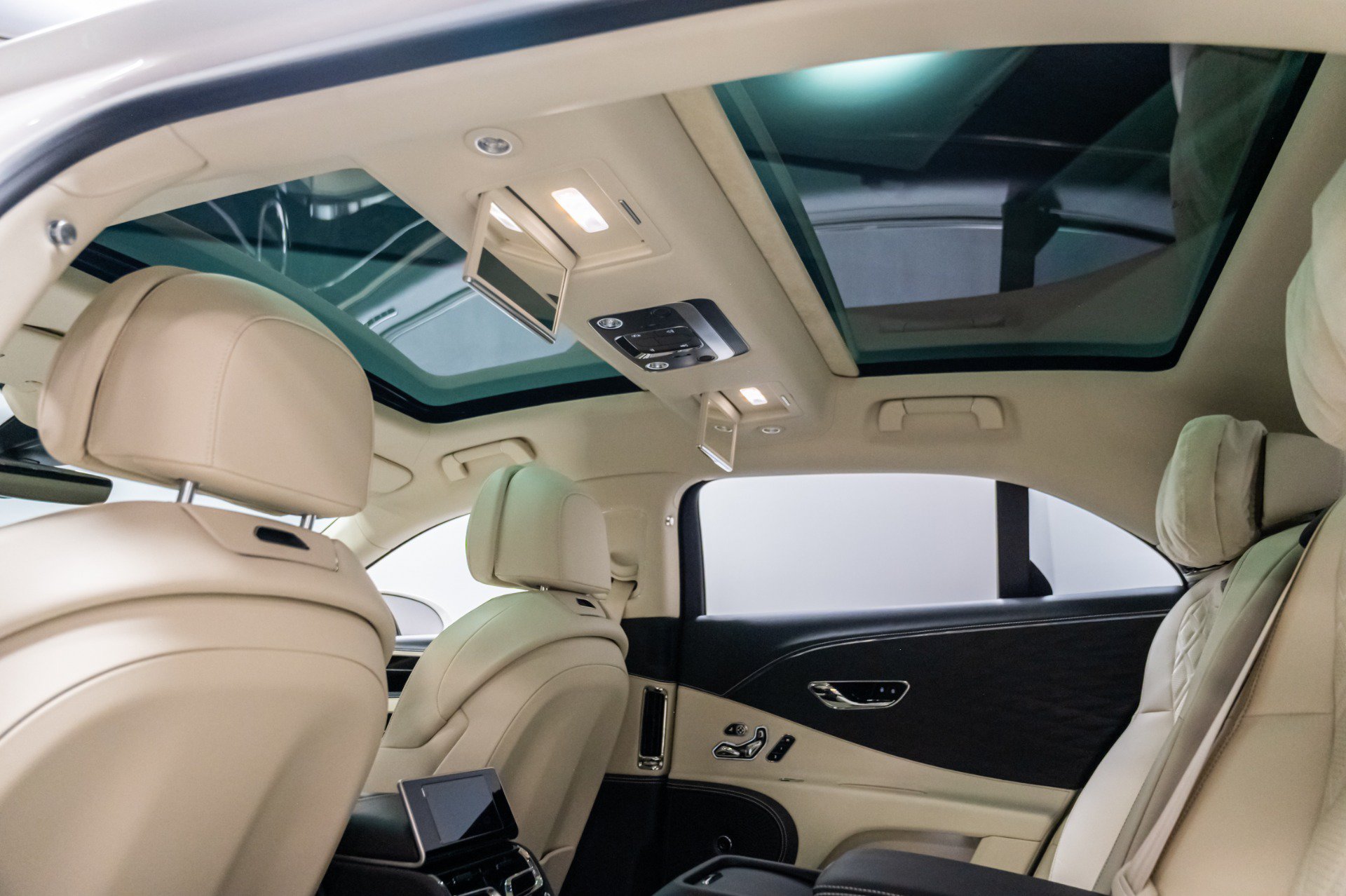Used 2021 Bentley Flying Spur W12 AWD/4WD image 37