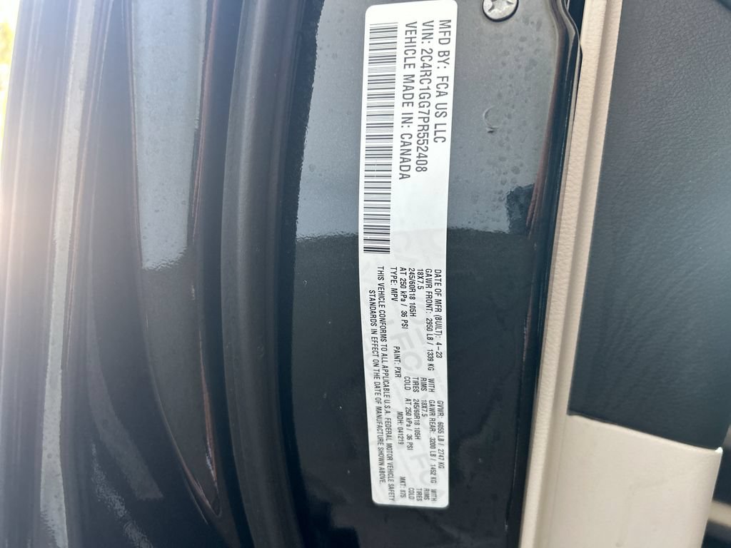 Used 2023 Chrysler Pacifica Limited FWD image 44