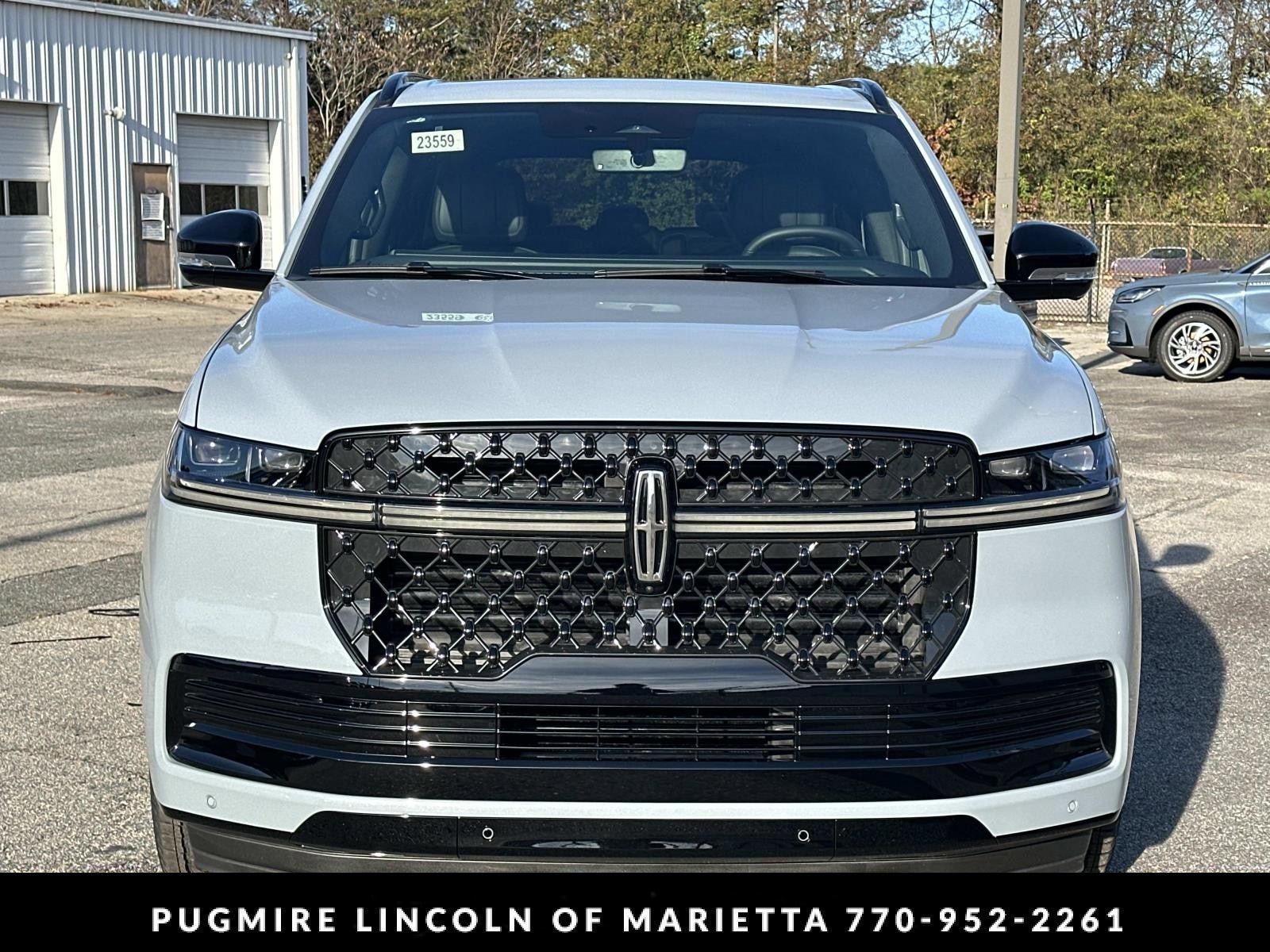 New 2025 Lincoln Navigator Reserve w/ Jet Appearance Package AWD/4WD image 2