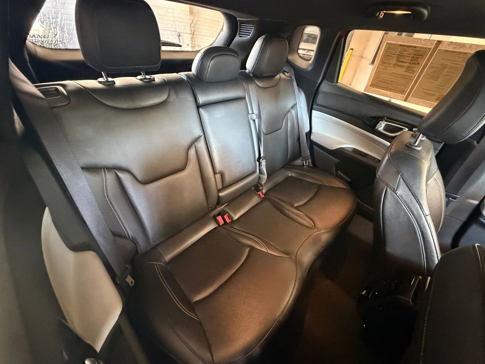 Used 2025 Jeep Compass Limited image 32