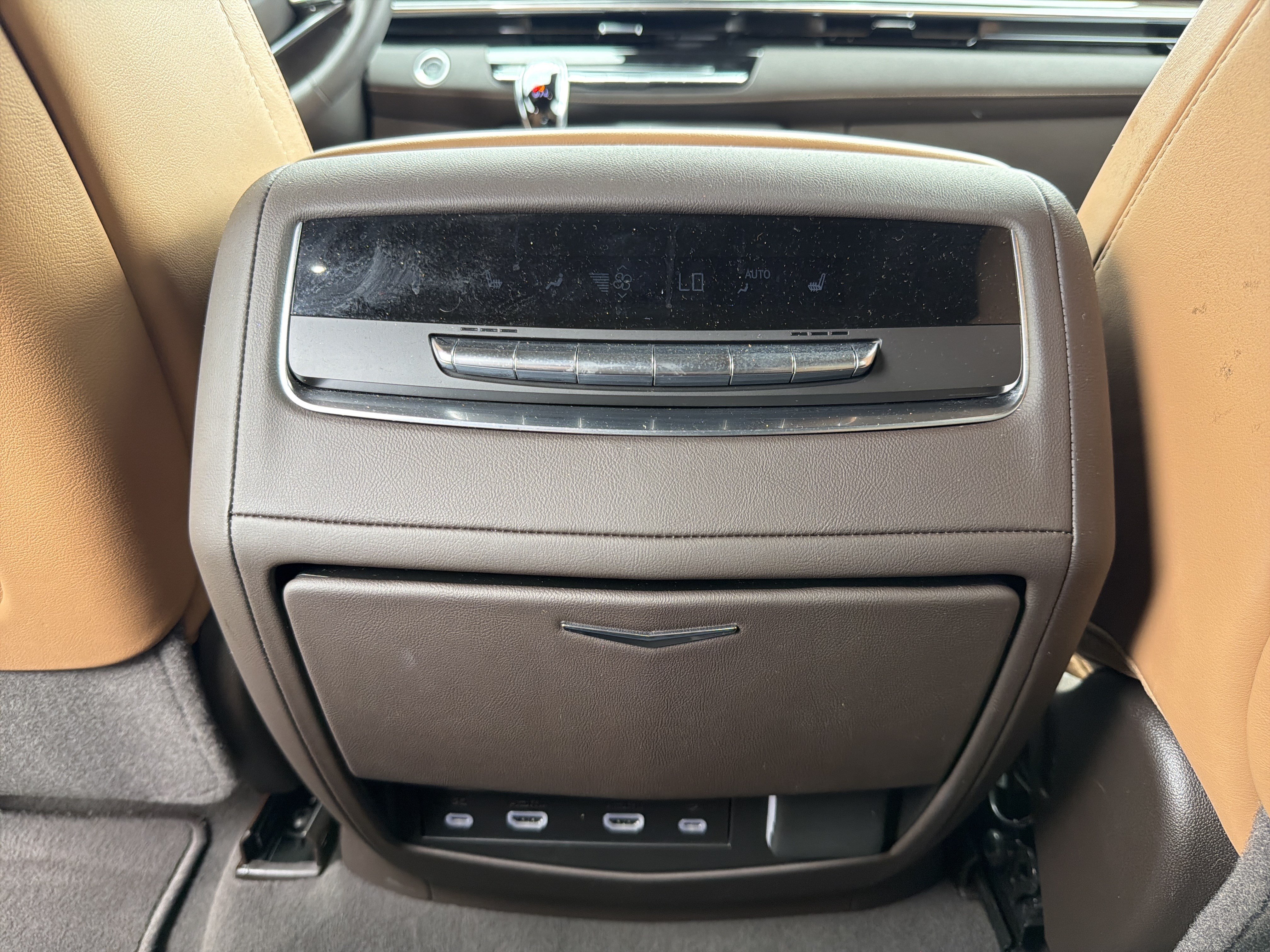 Certified 2024 Cadillac Escalade Sport w/ LPO, ONYX Package AWD/4WD image 22
