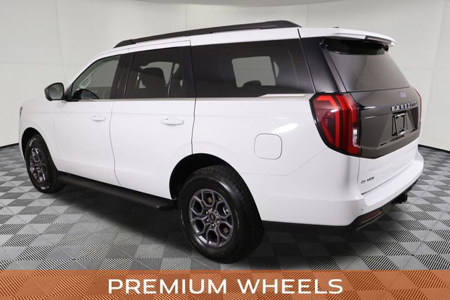 Used 2025 Ford Expedition Active image 9