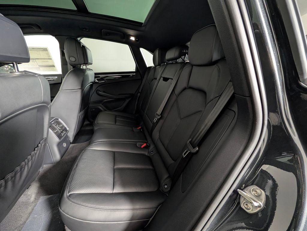 New 2026 Porsche Macan image 24