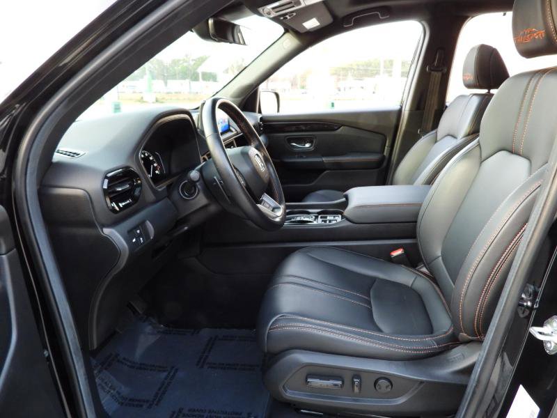 Used 2025 Honda Pilot TrailSport image 48