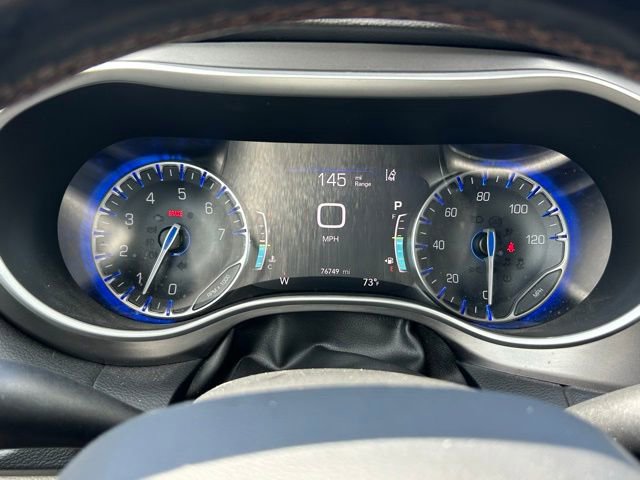 Used 2020 Chrysler Pacifica Touring-L Plus image 17