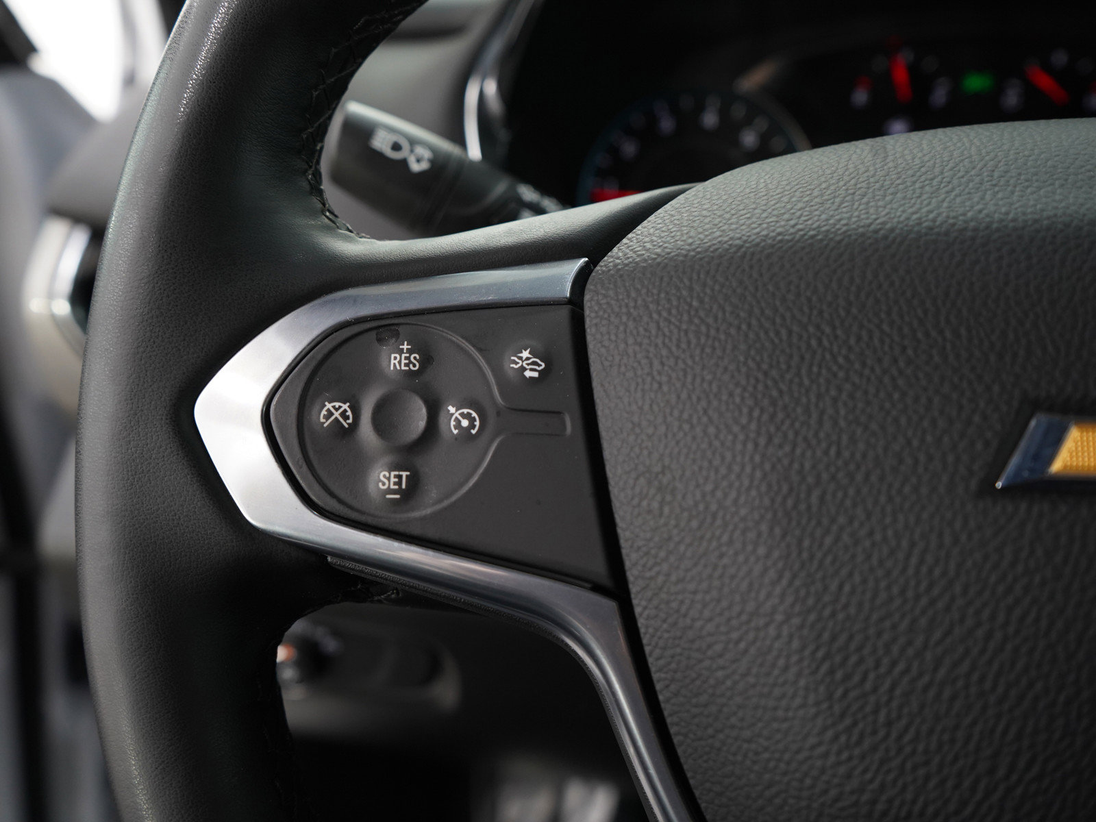 Used 2024 Chevrolet Traverse LT w/ Rear Camera Mirror Package image 29