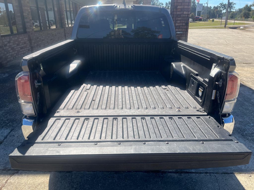 Used 2021 Toyota Tacoma TRD Off-Road AWD/4WD image 27