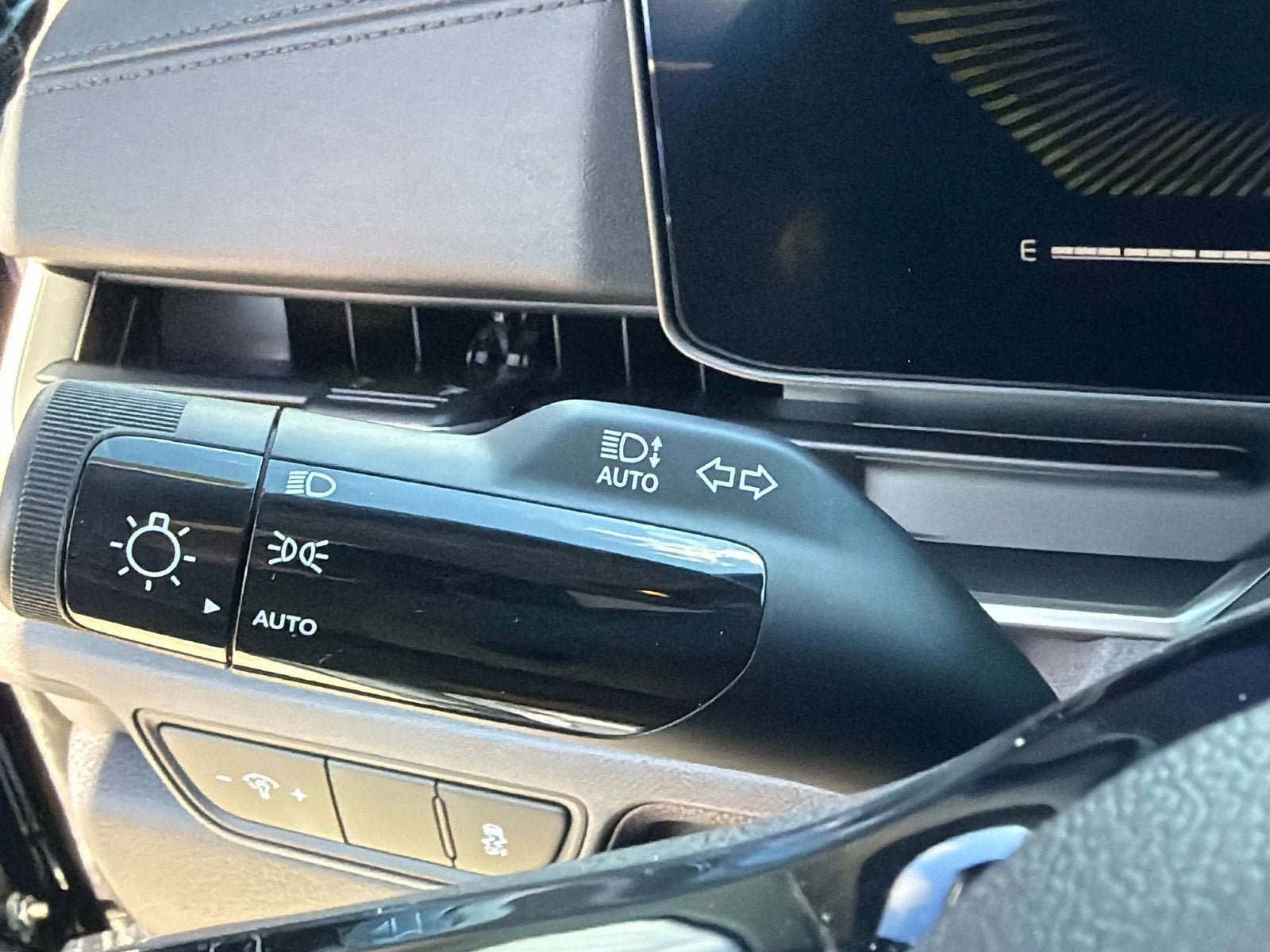 New 2026 Kia Carnival EX FWD image 31