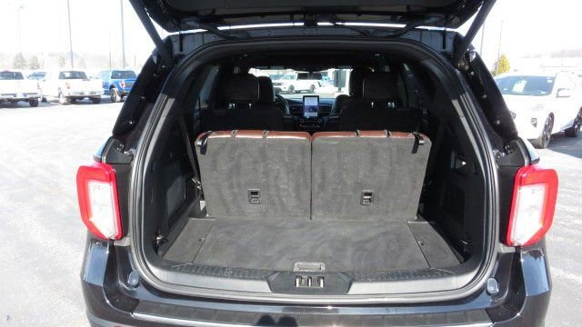 Certified 2022 Ford Explorer Platinum w/ Equipment Group 601A image 30