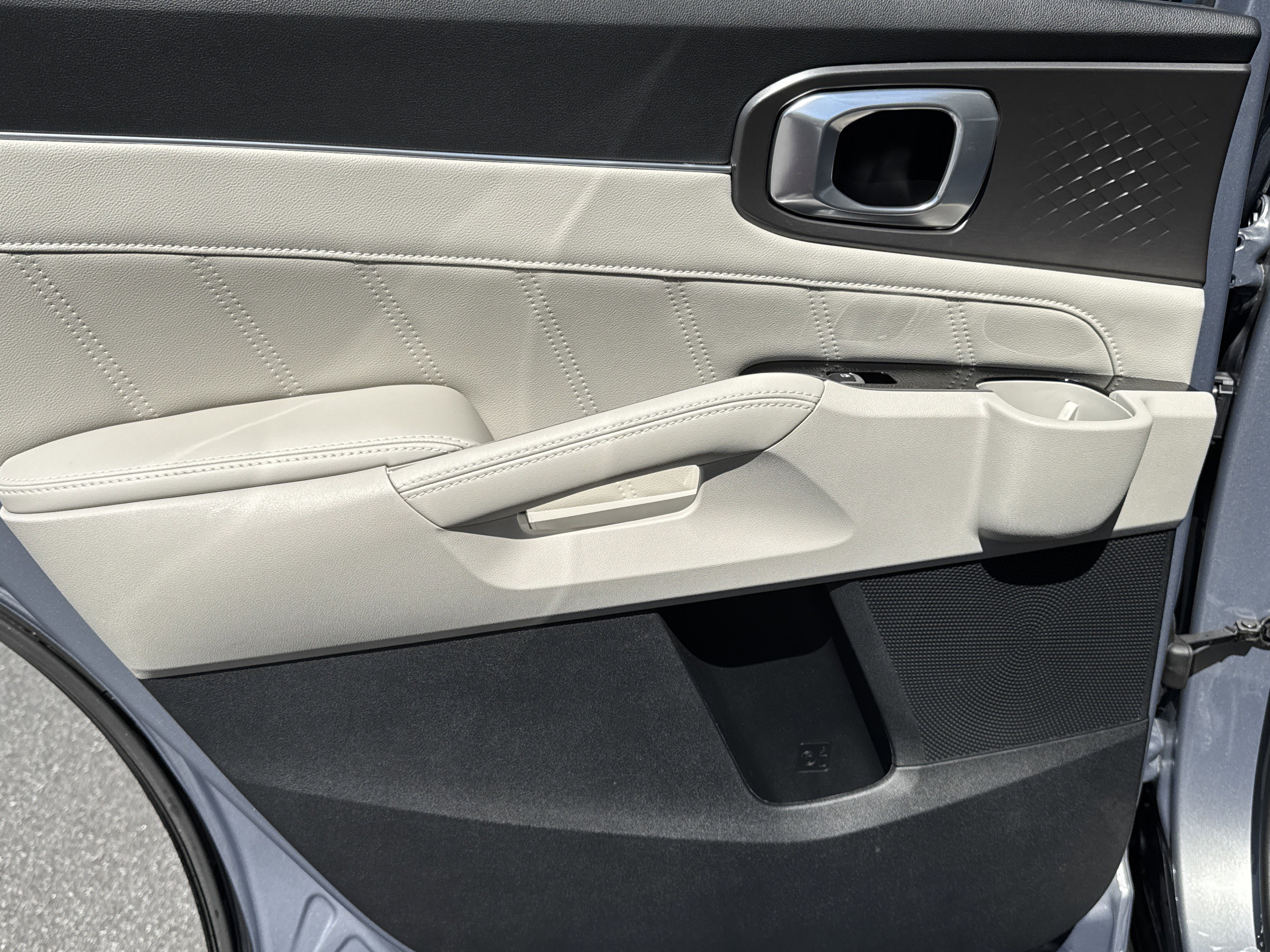 Used 2023 Kia Sorento SX image 27