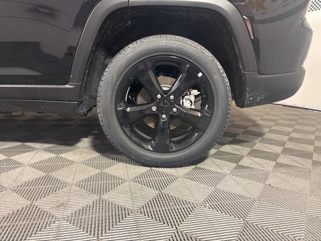 New 2025 Jeep Grand Cherokee Limited w/ Black Appearance Package image 38