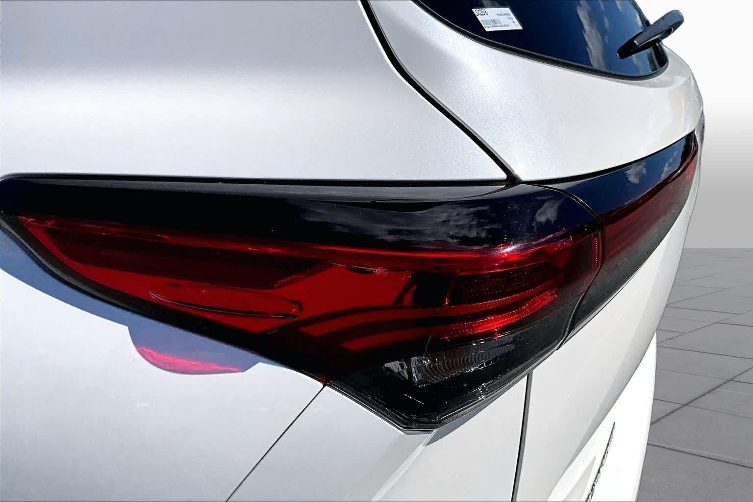 Used 2020 Toyota Highlander Limited FWD image 29