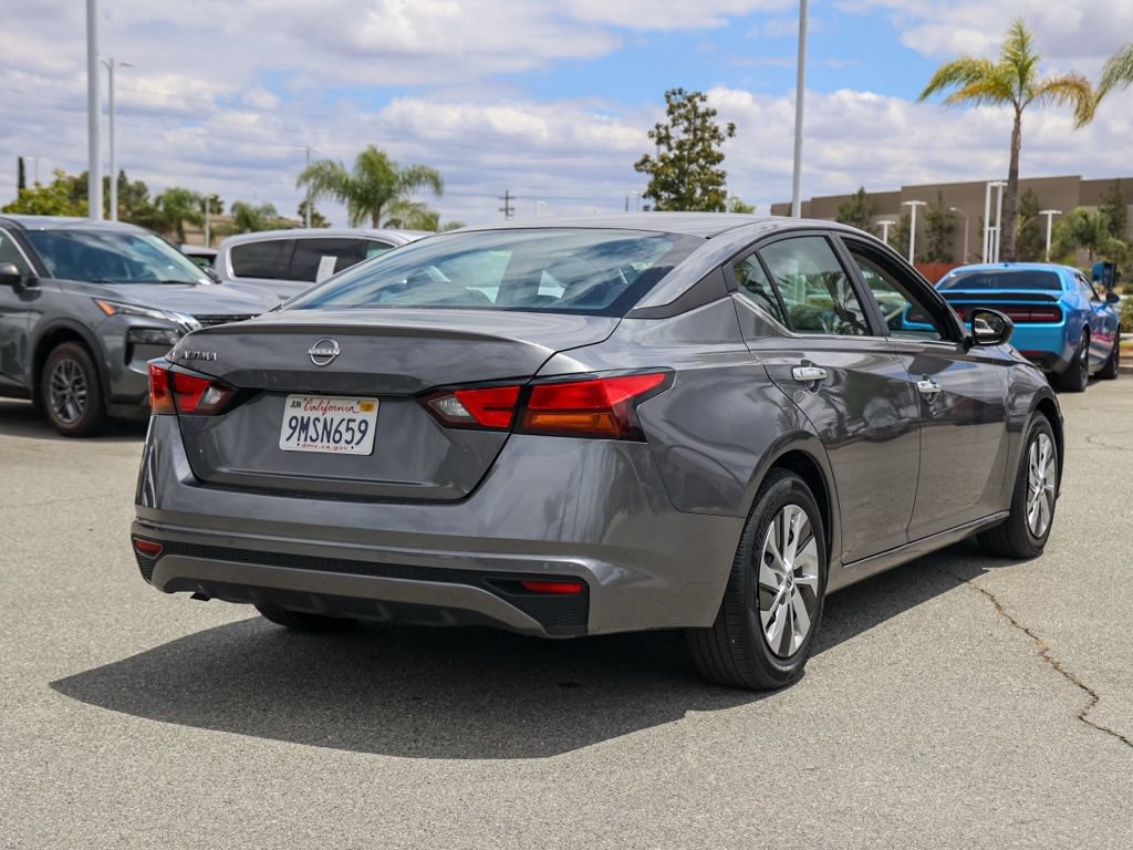 Used 2024 Nissan Altima 2.5 S FWD image 4