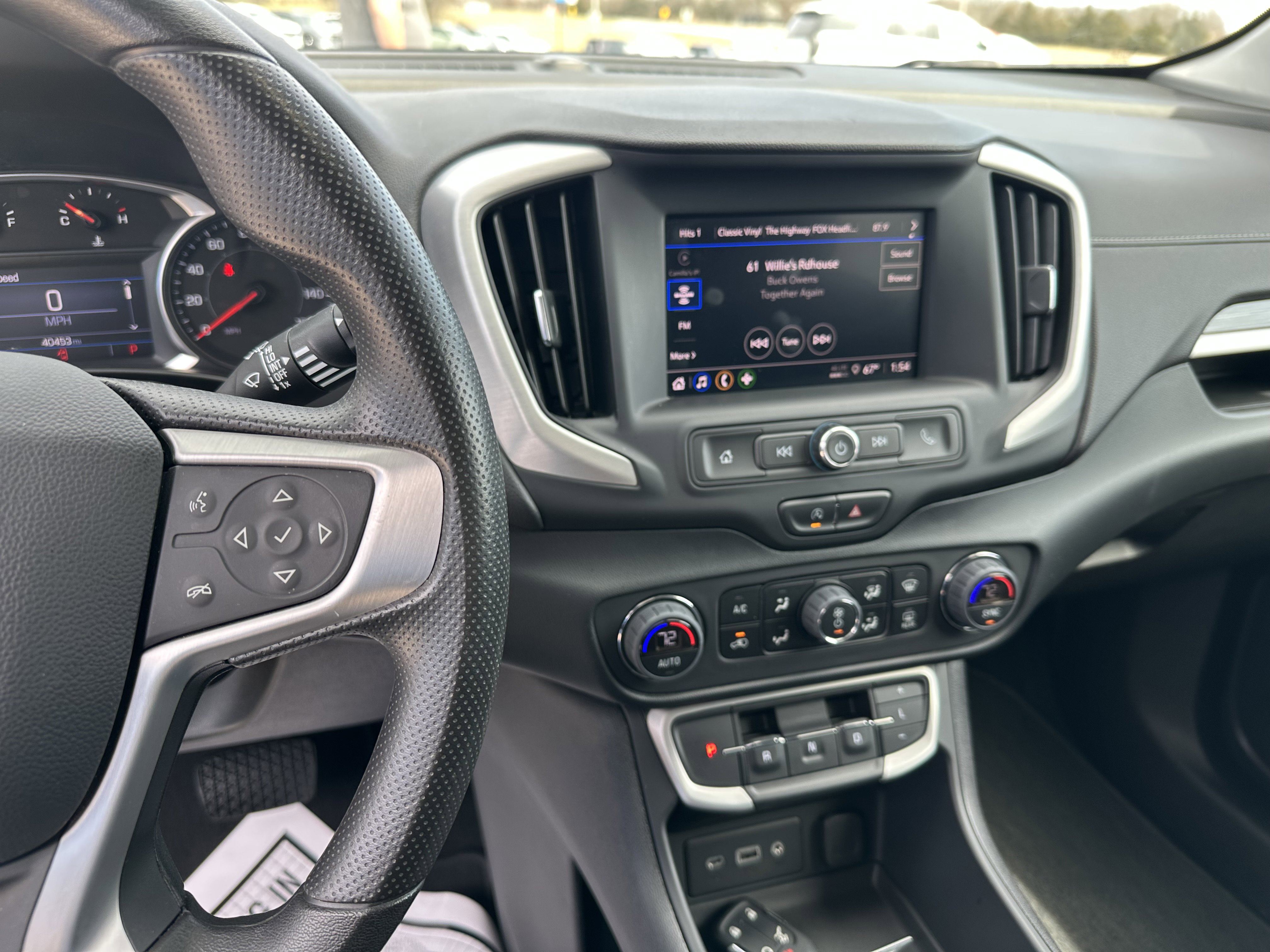 Used 2023 GMC Terrain SLE w/ Driver Convenience Package image 17