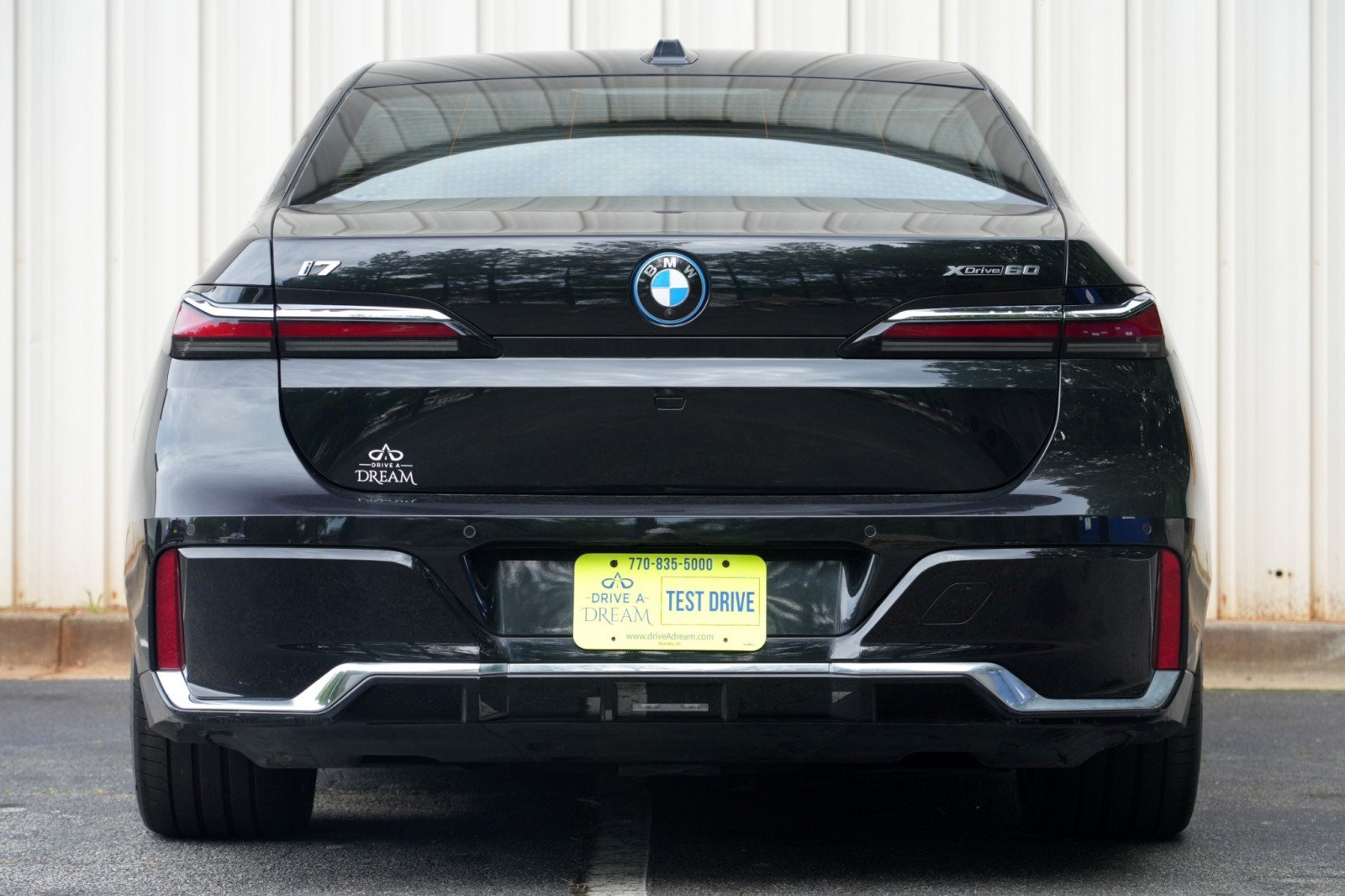 Used 2023 BMW i7 xDrive60 w/ Executive Package 2 AWD/4WD image 11