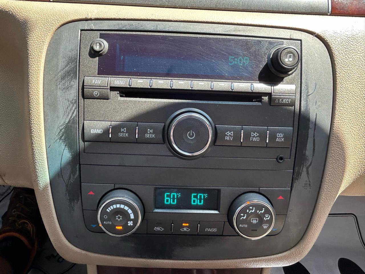 Used 2008 Buick Lucerne CXS FWD image 22