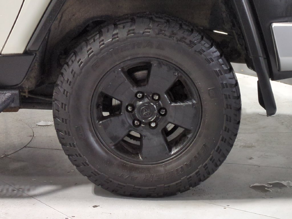 Used 2013 Toyota FJ Cruiser 4WD image 14