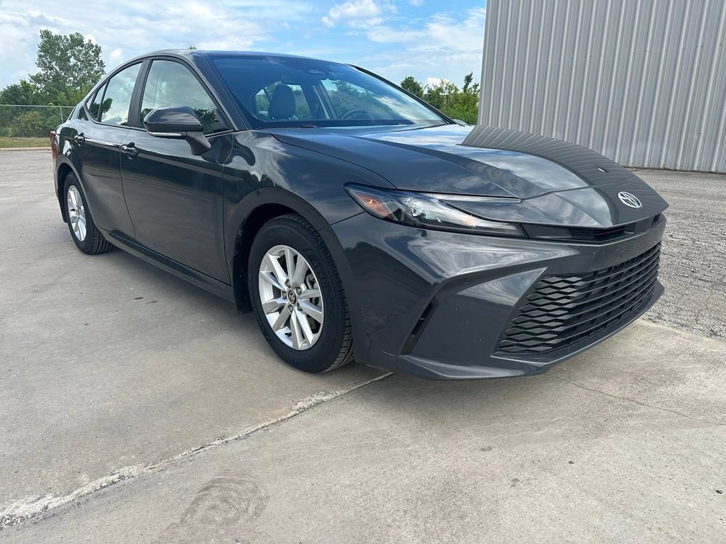 Used 2025 Toyota Camry LE w/ Convenience Package FWD image 3