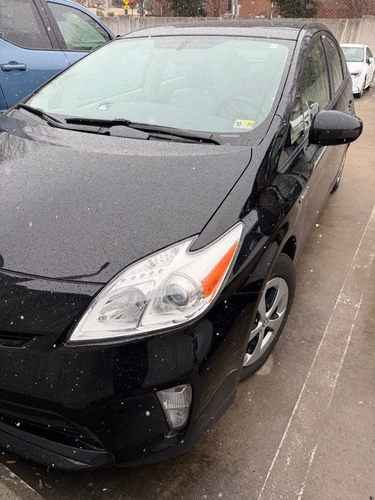Used 2013 Toyota Prius Four w/ Deluxe Solar Roof Pkg image 2