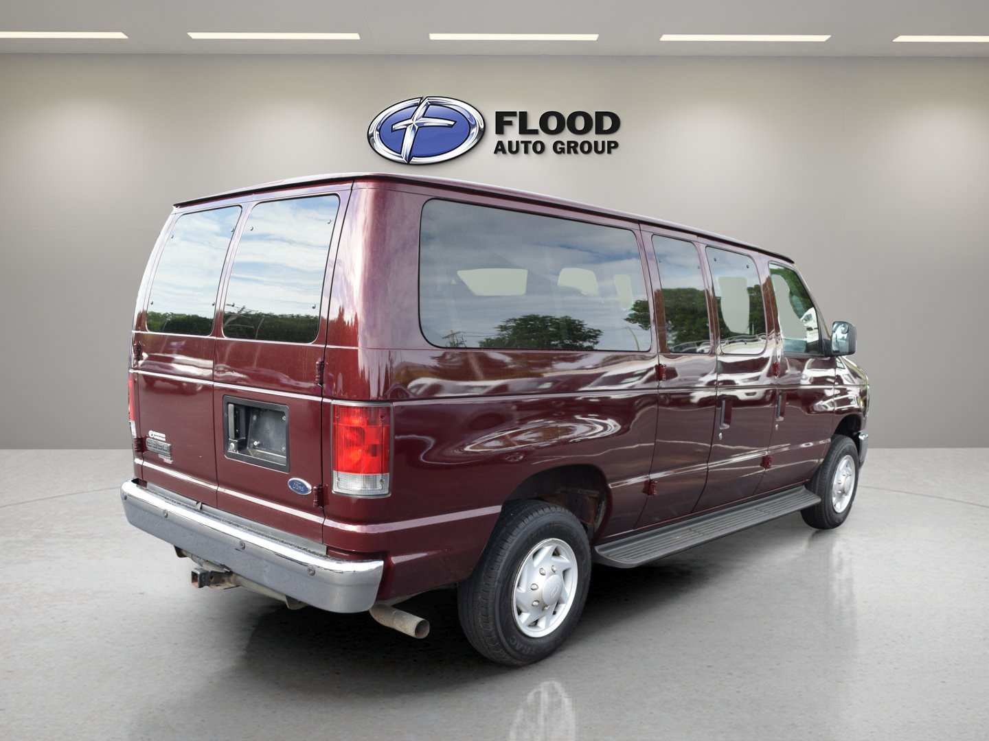 Used 2008 Ford E-350 and Econoline 350 XLT RWD image 4