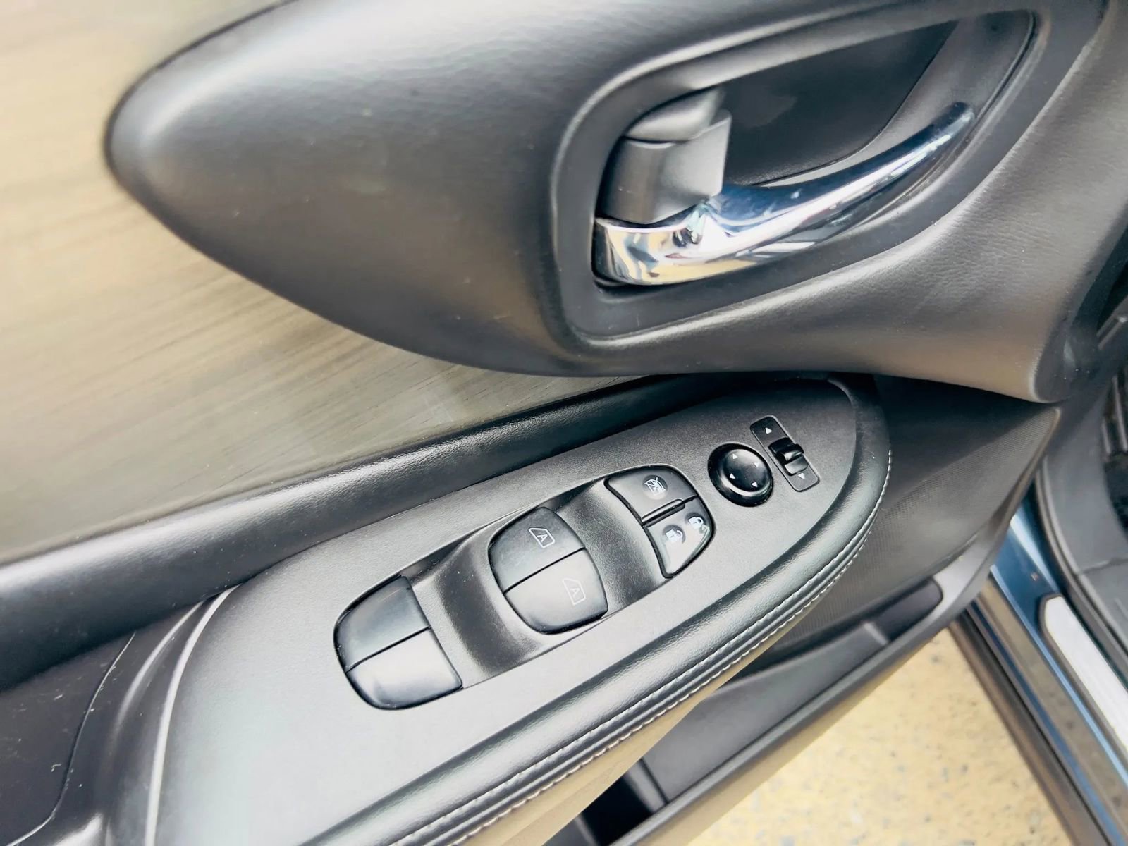 Used 2016 Nissan Murano S w/ Navigation Package image 25