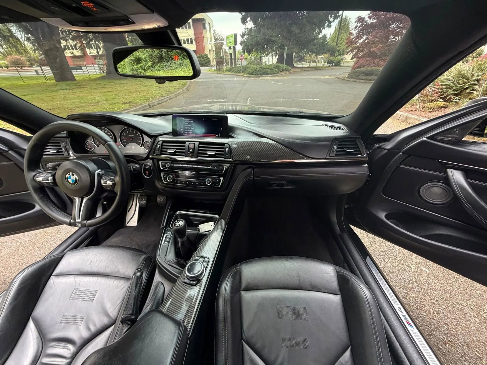 Used 2015 BMW M4 Coupe w/ Lighting Package RWD image 9