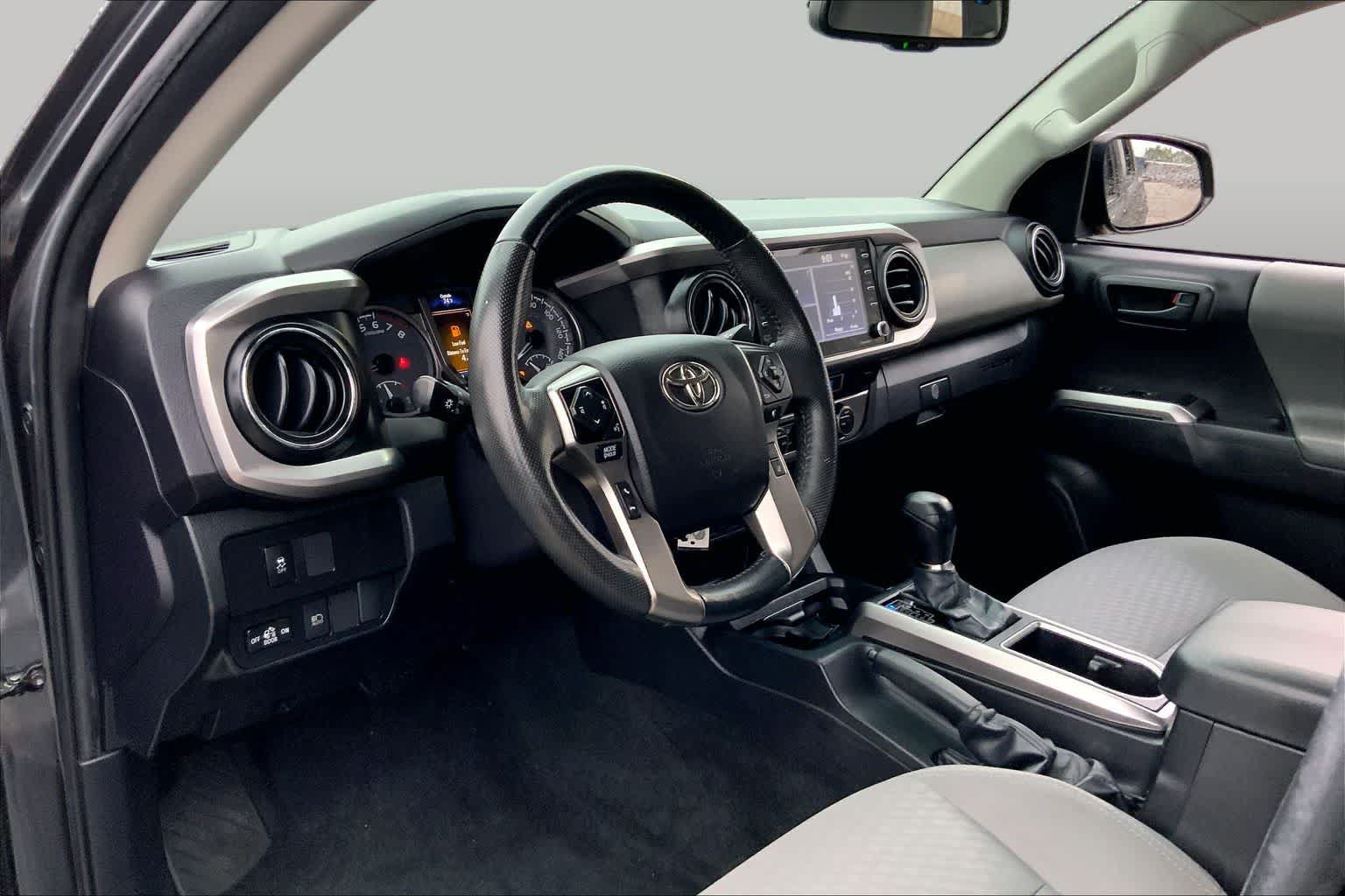 Used 2022 Toyota Tacoma SR5 RWD image 17