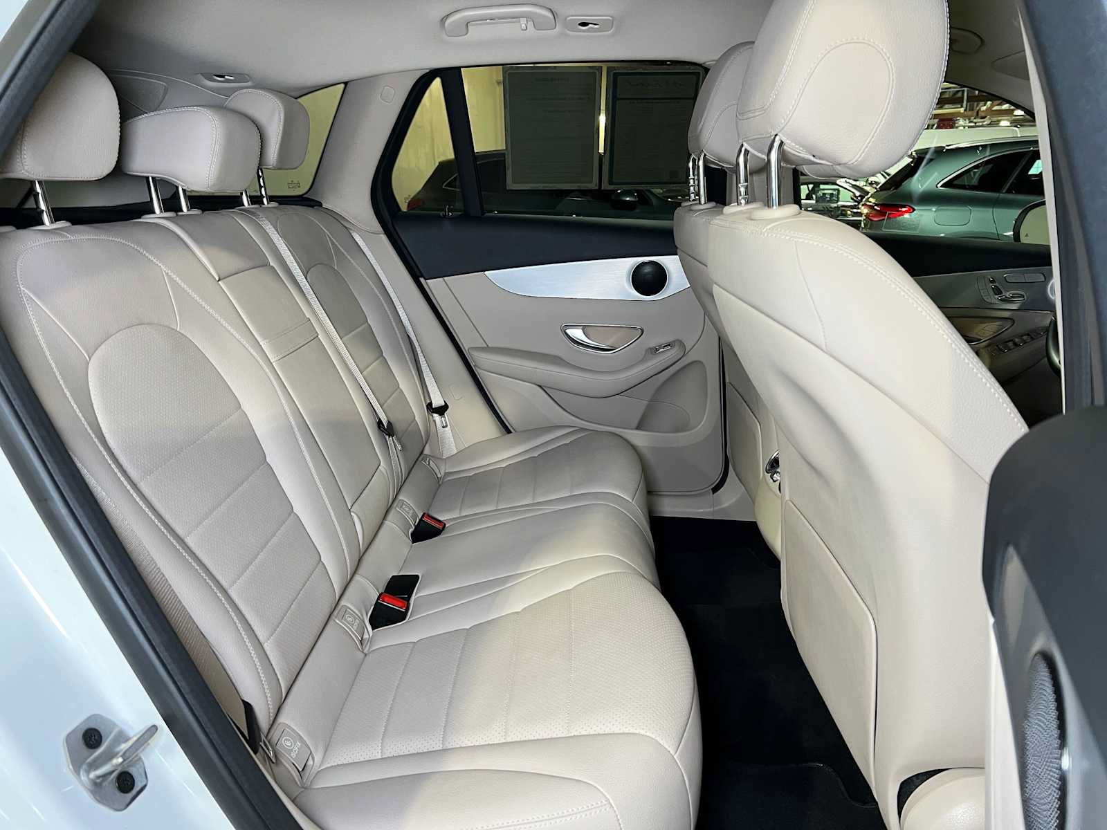 Used 2022 Mercedes-Benz GLC 300 4MATIC image 13