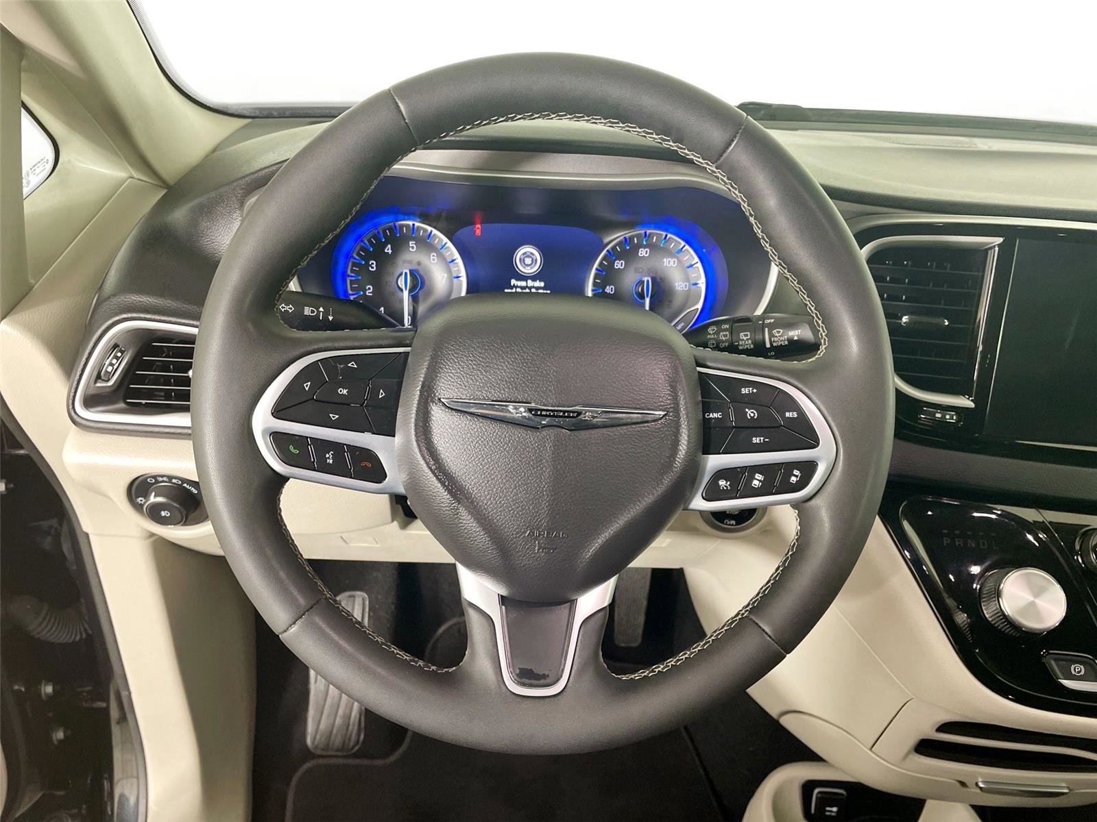 Used 2024 Chrysler Pacifica Touring-L image 12