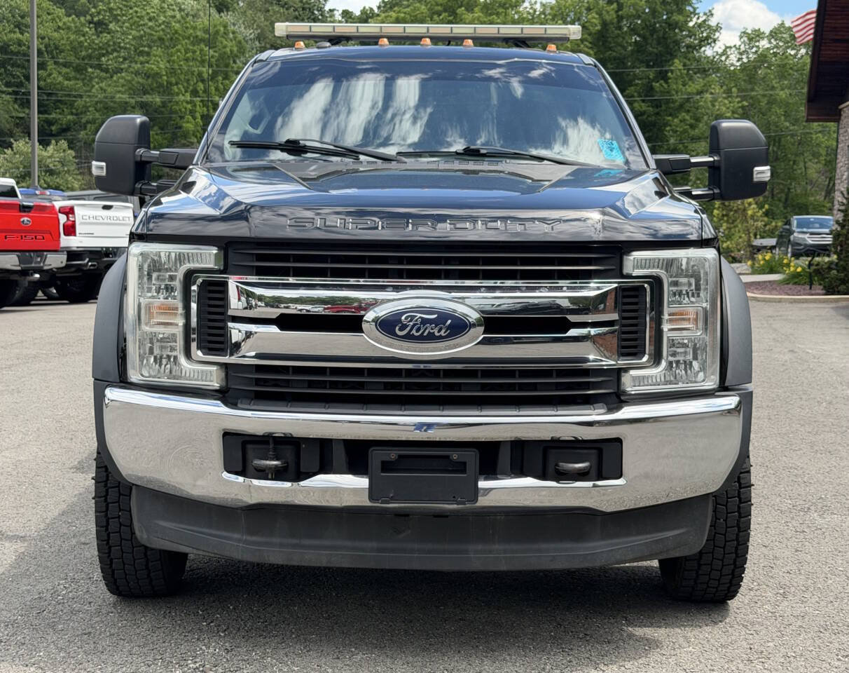 Used 2017 Ford F550 4x4 Regular Cab Super Duty image 2