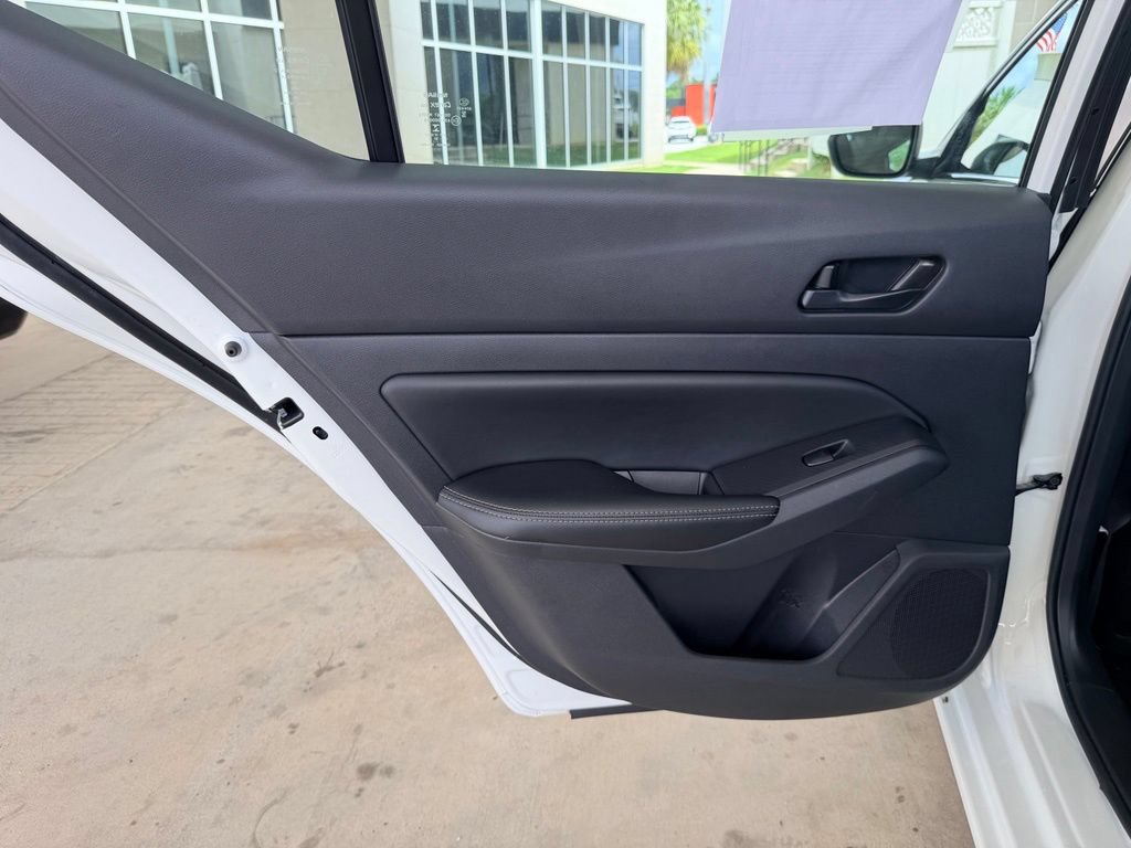 Used 2025 Nissan Altima 2.5 SV FWD image 28