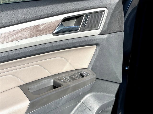 Used 2022 Volkswagen Atlas Cross Sport SE image 12