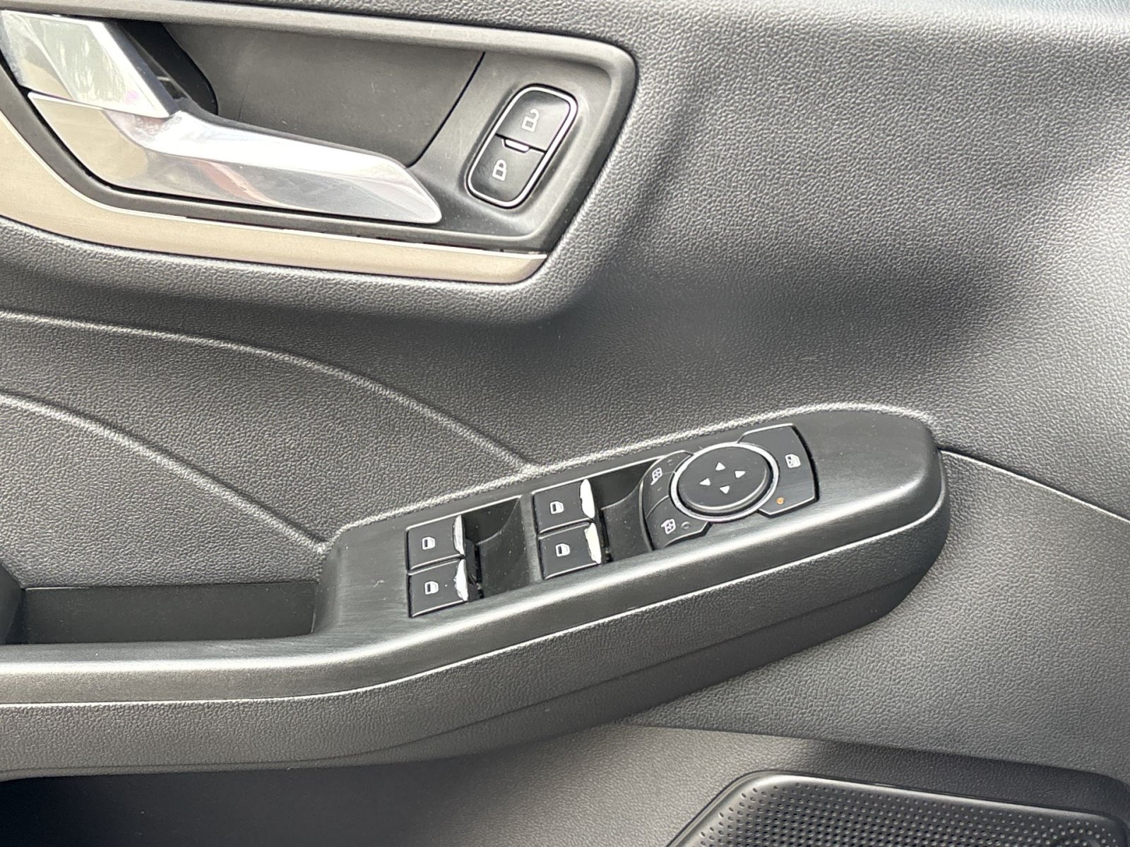 Used 2021 Ford Escape SEL FWD image 15